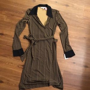 NWT 🏷 DVF 100% silk wrap dress